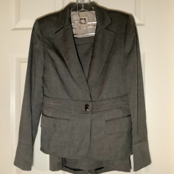 Anne Klein Dresses & Skirts - Anne Klein Women 2 piece women grey striped skirt suit